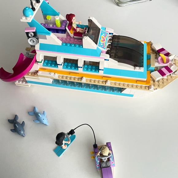 Lego Friends: Cruise Ship - Picture 1 of 11